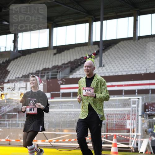 07.12.2025 - St. Pauli X-Mass-Run No. 15 Patografie http://msf.ph/oto/9391096 07.12.2025 10:29:01 Ziel 161, 165, 1308, 1330, 2874, 3299, 3669, 3938, 3942, 4073, 4265, 4291 meine-sportfotos.de