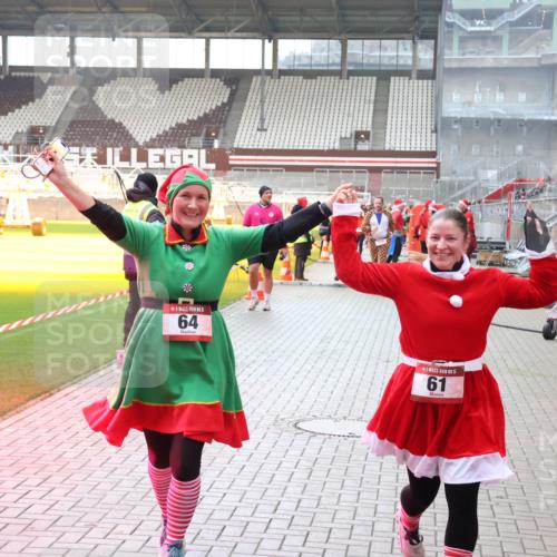 07.12.2025 - St. Pauli X-Mass-Run No. 15 Luisa Fischer http://msf.ph/oto/9391108 07.12.2025 11:04:11 Ziel 64, 5, 61, 61, 64, 102, 109, 186, 222, 297, 432, 505, 514, 719, 1551, 1850, 1853, 1857, 1860 meine-sportfotos.de