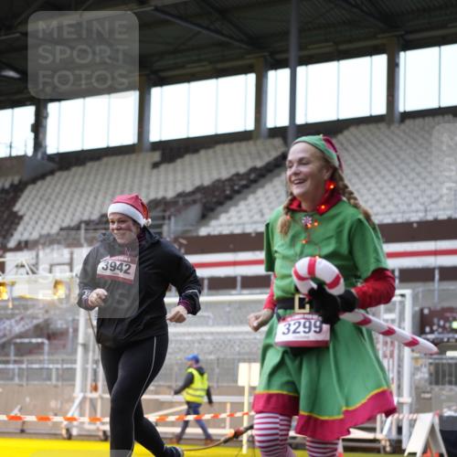 07.12.2025 - St. Pauli X-Mass-Run No. 15 Patografie http://msf.ph/oto/9391116 07.12.2025 10:29:05 Ziel 161, 165, 1308, 1330, 2874, 3299, 3669, 3938, 3942, 4073 meine-sportfotos.de