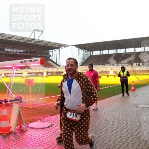 07.12.2025 - St. Pauli X-Mass-Run No. 15 Luisa Fischer http://msf.ph/oto/9391118 07.12.2025 11:04:20 Ziel 30, 719, 102, 109, 215, 216, 222, 297, 432, 505, 514, 719, 734, 764, 1200, 1252, 1254, 1401, 1551, 1695, 1853, 1854, 1856, 1857, 1860 meine-sportfotos.de