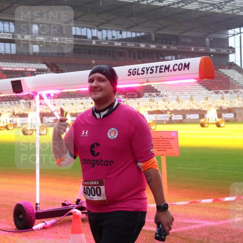 07.12.2025 - St. Pauli X-Mass-Run No. 15 Luisa Fischer http://msf.ph/oto/9391124 07.12.2025 11:04:22 Ziel 01, 15, 4000, 102, 109, 215, 216, 222, 297, 432, 505, 514, 719, 734, 764, 1200, 1252, 1254, 1401, 1551, 1695, 1853, 1854, 1856, 1857, 1860 meine-sportfotos.de