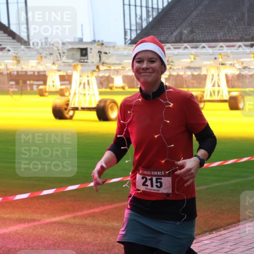 07.12.2025 - St. Pauli X-Mass-Run No. 15 Luisa Fischer http://msf.ph/oto/9391126 07.12.2025 11:04:34 Ziel 15, 215, 126, 215, 216, 222, 285, 297, 305, 432, 505, 514, 700, 702, 719, 734, 740, 764, 1200, 1252, 1254, 1401, 1695, 1766, 1769, 1852, 1853, 1854, 1856, 1857, 1860 meine-sportfotos.de