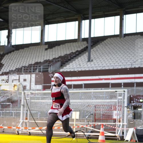 07.12.2025 - St. Pauli X-Mass-Run No. 15 Patografie http://msf.ph/oto/9391127 07.12.2025 10:29:12 Ziel 161, 165, 1548, 1550, 1677, 1842, 2874, 3115, 3299, 3470, 3938, 3942 meine-sportfotos.de