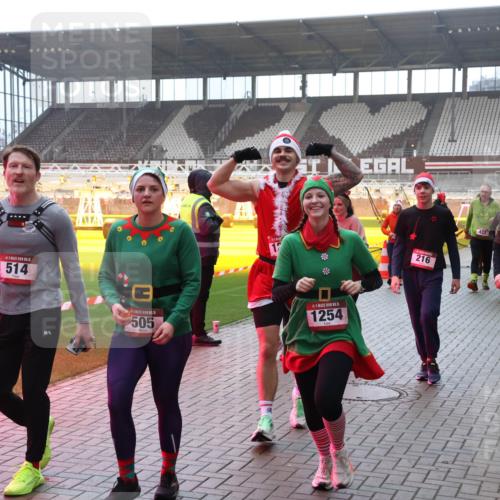 07.12.2025 - St. Pauli X-Mass-Run No. 15 Luisa Fischer http://msf.ph/oto/9391146 07.12.2025 11:04:41 Ziel 15, 514, 5, 505, 15, 1254, 216, 222, 139, 126, 215, 216, 222, 285, 305, 432, 700, 702, 719, 734, 740, 764, 1200, 1252, 1254, 1401, 1643, 1695, 1766, 1769, 1852, 1853, 1854, 1856, 1857, 1860 meine-sportfotos.de