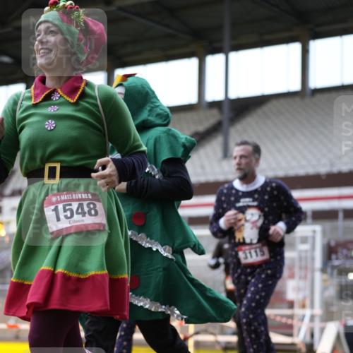 07.12.2025 - St. Pauli X-Mass-Run No. 15 Patografie http://msf.ph/oto/9391147 07.12.2025 10:29:15 Ziel 161, 165, 450, 1548, 1550, 1677, 1842, 3115, 3299, 3470, 3938, 3942 meine-sportfotos.de