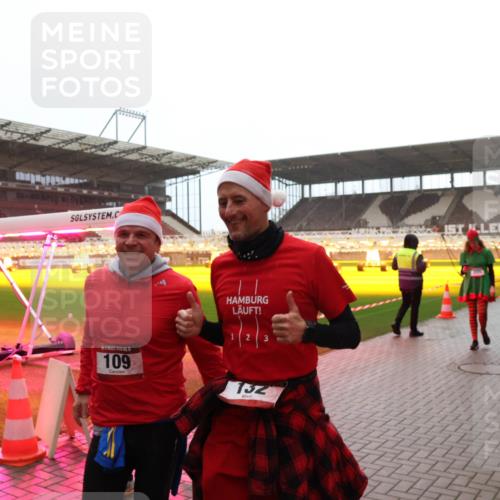 07.12.2025 - St. Pauli X-Mass-Run No. 15 Luisa Fischer http://msf.ph/oto/9391170 07.12.2025 11:04:48 Ziel 15, 109, 123, 152, 126, 215, 216, 222, 285, 305, 361, 395, 432, 700, 702, 734, 740, 764, 1200, 1252, 1254, 1401, 1643, 1695, 1766, 1769, 1852, 1854, 1856, 2791, 3719 meine-sportfotos.de