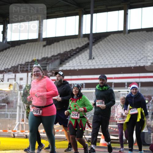 07.12.2025 - St. Pauli X-Mass-Run No. 15 Patografie http://msf.ph/oto/9391174 07.12.2025 10:29:22 Ziel 450, 458, 1039, 1373, 1548, 1550, 1677, 1842, 2001, 3080, 3115, 3470, 4007, 4009, 4264, 4266, 4293, 4296, 4440, 4531, 4695 meine-sportfotos.de