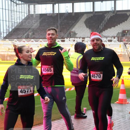 07.12.2025 - St. Pauli X-Mass-Run No. 15 Luisa Fischer http://msf.ph/oto/9391195 07.12.2025 11:05:16 Ziel 0, 4571, 0, 04, 15, 4565, 15, 4570, 45, 45, 33, 117, 128, 200, 201, 361, 395, 700, 702, 889, 1152, 1212, 1411, 1643, 2791, 2919, 3719, 4561, 4562, 4563, 4565, 4566, 4567, 4568, 4569, 4570, 4571, 4572, 4573, 4575, 4576, 4577, 4578 meine-sportfotos.de