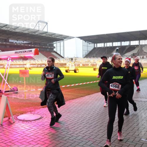 07.12.2025 - St. Pauli X-Mass-Run No. 15 Luisa Fischer http://msf.ph/oto/9391219 07.12.2025 11:05:22 Ziel 4572, 4568, 1643, 33, 117, 128, 200, 201, 361, 395, 889, 1152, 1212, 1411, 1492, 1630, 1643, 2791, 2919, 3719, 4561, 4562, 4563, 4565, 4566, 4567, 4568, 4569, 4570, 4571, 4572, 4573, 4575, 4576, 4577, 4578 meine-sportfotos.de