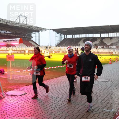 07.12.2025 - St. Pauli X-Mass-Run No. 15 Luisa Fischer http://msf.ph/oto/9391234 07.12.2025 11:05:32 Ziel 52, 1411, 1212, 128, 33, 117, 128, 200, 201, 434, 889, 1152, 1212, 1311, 1411, 1492, 1600, 1630, 2791, 2919, 3719, 4561, 4562, 4563, 4565, 4566, 4567, 4568, 4569, 4570, 4571, 4572, 4573, 4575, 4576, 4577, 4578 meine-sportfotos.de
