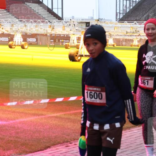 07.12.2025 - St. Pauli X-Mass-Run No. 15 Luisa Fischer http://msf.ph/oto/9391254 07.12.2025 11:05:46 Ziel 1600, 361, 117, 128, 199, 200, 201, 434, 831, 889, 1046, 1049, 1152, 1212, 1311, 1411, 1492, 1600, 1630, 1840, 1841, 2006, 2884 meine-sportfotos.de