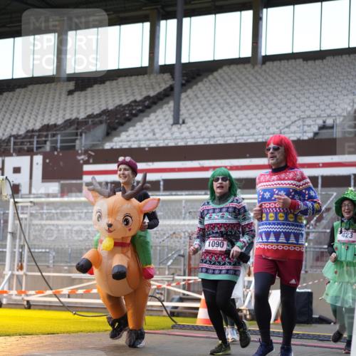 07.12.2025 - St. Pauli X-Mass-Run No. 15 Patografie http://msf.ph/oto/9391267 07.12.2025 10:29:41 Ziel 10, 423, 426, 1039, 1090, 1091, 1198, 1201, 1204, 1209, 1669, 2878, 3468, 3469, 3494, 3497, 3516, 3517, 4126, 4472, 4476, 4546 meine-sportfotos.de