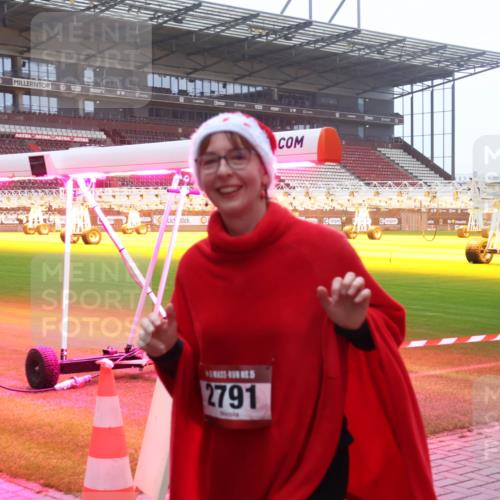07.12.2025 - St. Pauli X-Mass-Run No. 15 Luisa Fischer http://msf.ph/oto/9391273 07.12.2025 11:05:51 Ziel 2791, 199, 200, 201, 434, 831, 889, 1046, 1049, 1152, 1196, 1311, 1492, 1600, 1630, 1840, 1841, 2006, 2254, 2884 meine-sportfotos.de
