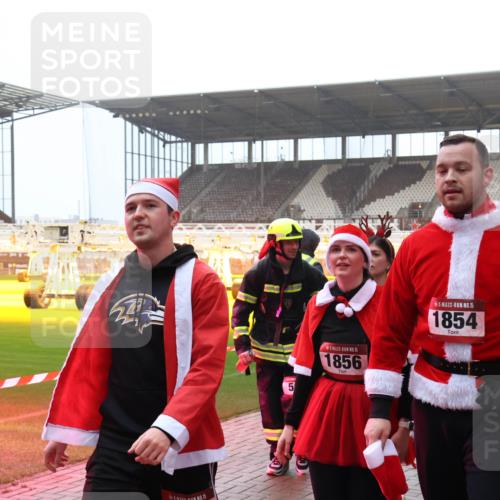 07.12.2025 - St. Pauli X-Mass-Run No. 15 Luisa Fischer http://msf.ph/oto/9391282 07.12.2025 11:05:58 Ziel 5, 5, 15, 1856, 15, 1854, 2887, 199, 200, 201, 434, 831, 889, 924, 925, 927, 929, 932, 973, 1046, 1049, 1092, 1152, 1196, 1208, 1311, 1428, 1432, 1492, 1600, 1630, 1840, 1841, 2006, 2254, 2884, 3272, 3278 meine-sportfotos.de