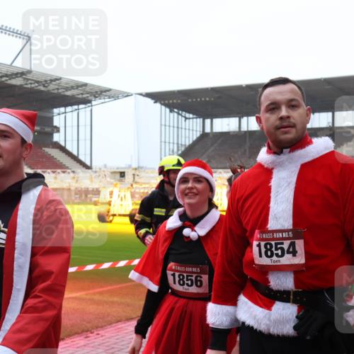 07.12.2025 - St. Pauli X-Mass-Run No. 15 Luisa Fischer http://msf.ph/oto/9391286 07.12.2025 11:05:59 Ziel 15, 1856, 15, 1854, 199, 200, 201, 434, 831, 889, 924, 925, 927, 929, 932, 973, 1046, 1049, 1092, 1152, 1196, 1208, 1311, 1428, 1432, 1492, 1600, 1630, 1840, 1841, 2006, 2254, 2884, 3272, 3278 meine-sportfotos.de