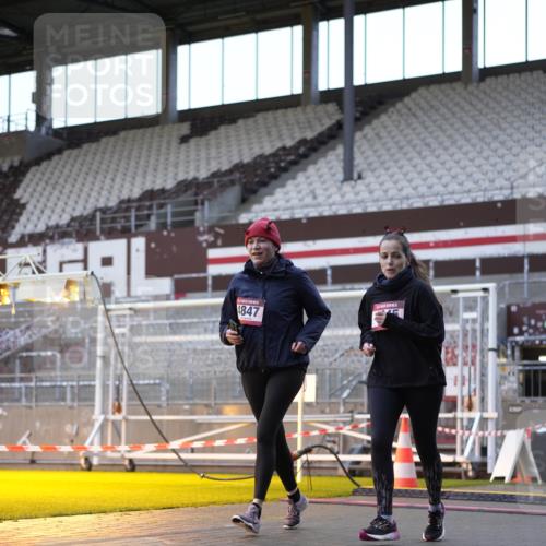 07.12.2025 - St. Pauli X-Mass-Run No. 15 Patografie http://msf.ph/oto/9391301 07.12.2025 10:30:33 Ziel 1698, 1700, 2537, 2910, 4845, 4847 meine-sportfotos.de