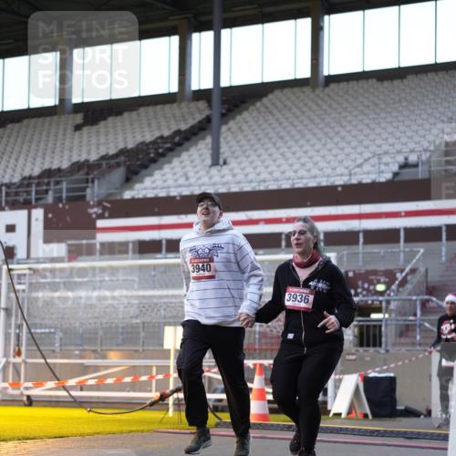 07.12.2025 - St. Pauli X-Mass-Run No. 15 Patografie http://msf.ph/oto/9391313 07.12.2025 10:30:40 Ziel 594, 601, 608, 1698, 1700, 2537, 3936, 3940, 3982, 3986, 4845, 4847 meine-sportfotos.de