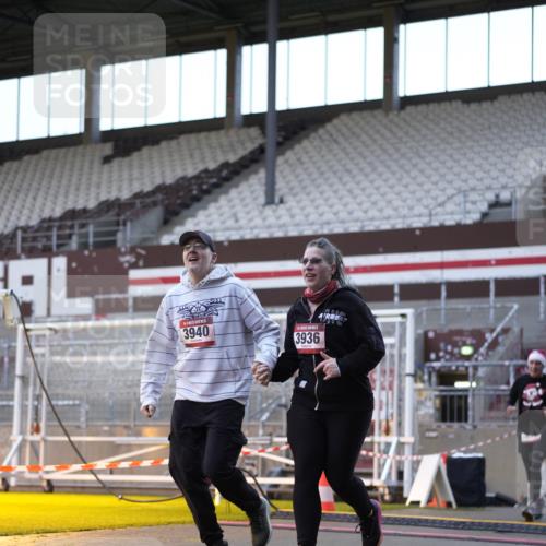 07.12.2025 - St. Pauli X-Mass-Run No. 15 Patografie http://msf.ph/oto/9391315 07.12.2025 10:30:40 Ziel 594, 601, 608, 1698, 1700, 2537, 3936, 3940, 3982, 3986, 4845, 4847 meine-sportfotos.de