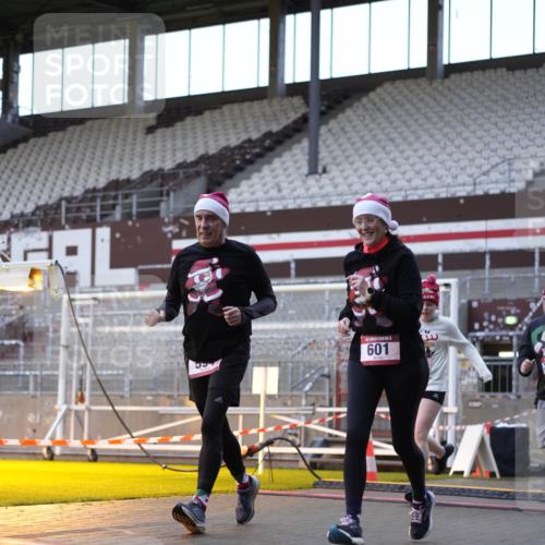 07.12.2025 - St. Pauli X-Mass-Run No. 15 Patografie http://msf.ph/oto/9391316 07.12.2025 10:30:43 Ziel 594, 601, 608, 1698, 1700, 2537, 3936, 3940, 3982, 3986, 4845, 4847 meine-sportfotos.de