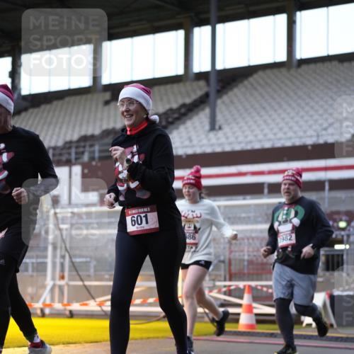 07.12.2025 - St. Pauli X-Mass-Run No. 15 Patografie http://msf.ph/oto/9391318 07.12.2025 10:30:44 Ziel 594, 601, 608, 1698, 1700, 2537, 3936, 3940, 3982, 3986, 4845, 4847 meine-sportfotos.de