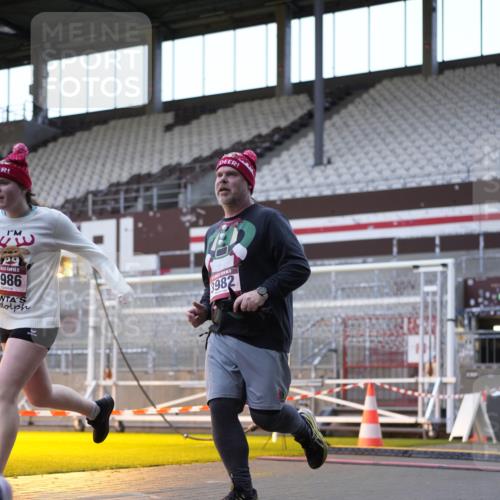 07.12.2025 - St. Pauli X-Mass-Run No. 15 Patografie http://msf.ph/oto/9391320 07.12.2025 10:30:44 Ziel 594, 601, 608, 1698, 1700, 2537, 3936, 3940, 3982, 3986, 4845, 4847 meine-sportfotos.de