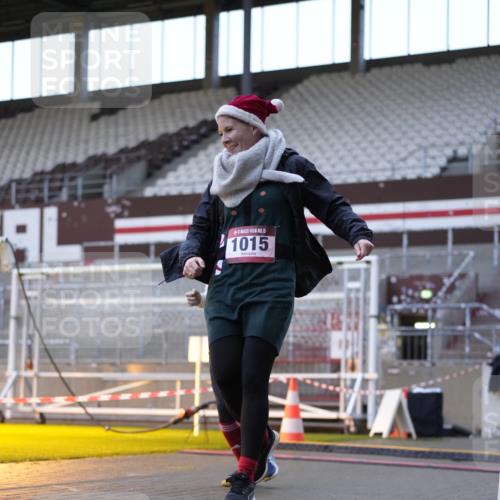 07.12.2025 - St. Pauli X-Mass-Run No. 15 Patografie http://msf.ph/oto/9391324 07.12.2025 10:30:52 Ziel 594, 601, 608, 1015, 1075, 1698, 1700, 2537, 3936, 3940, 3982, 3986, 4464 meine-sportfotos.de