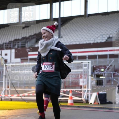 07.12.2025 - St. Pauli X-Mass-Run No. 15 Patografie http://msf.ph/oto/9391325 07.12.2025 10:30:53 Ziel 594, 601, 608, 1015, 1075, 1698, 1700, 3936, 3940, 3982, 3986, 4464 meine-sportfotos.de