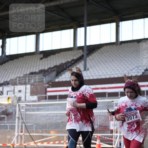 07.12.2025 - St. Pauli X-Mass-Run No. 15 Patografie http://msf.ph/oto/9391331 07.12.2025 10:31:09 Ziel 1545, 2073, 2172, 2914, 3889 meine-sportfotos.de