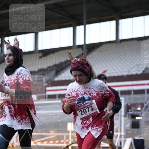 07.12.2025 - St. Pauli X-Mass-Run No. 15 Patografie http://msf.ph/oto/9391332 07.12.2025 10:31:10 Ziel 1545, 2073, 2172, 2914, 3889 meine-sportfotos.de