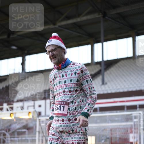 07.12.2025 - St. Pauli X-Mass-Run No. 15 Patografie http://msf.ph/oto/9391347 07.12.2025 10:31:25 Ziel 343, 2171, 2172, 2540, 2541, 4412 meine-sportfotos.de