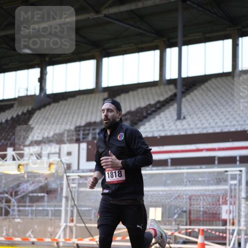 07.12.2025 - St. Pauli X-Mass-Run No. 15 Patografie http://msf.ph/oto/9391348 07.12.2025 10:31:30 Ziel 343, 1818, 2171, 2540, 2541, 3895, 3896, 3897, 4412 meine-sportfotos.de