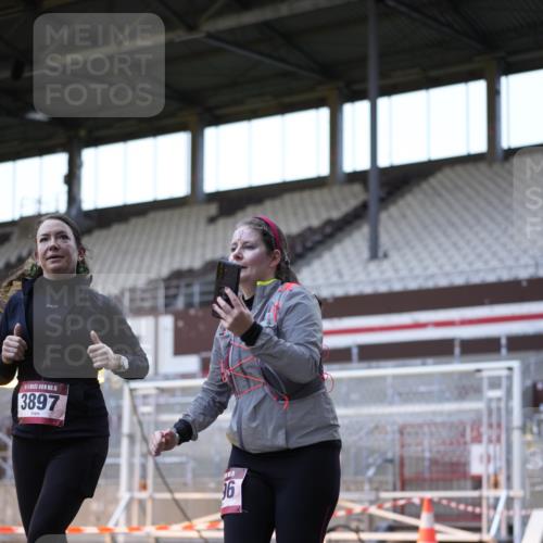 07.12.2025 - St. Pauli X-Mass-Run No. 15 Patografie http://msf.ph/oto/9391353 07.12.2025 10:31:34 Ziel 1818, 2540, 2541, 3895, 3896, 3897, 4412, 4518, 4519, 4520 meine-sportfotos.de