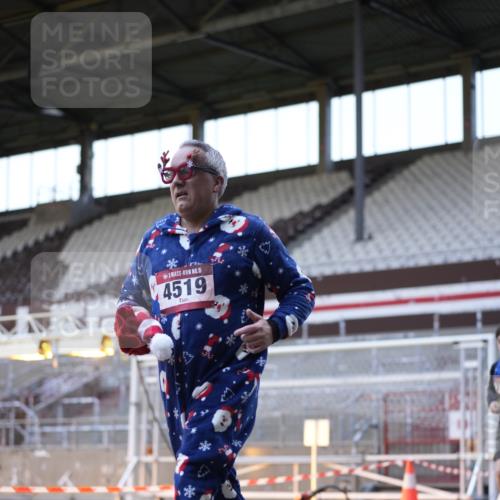 07.12.2025 - St. Pauli X-Mass-Run No. 15 Patografie http://msf.ph/oto/9391359 07.12.2025 10:31:40 Ziel 1818, 2352, 2418, 3895, 3896, 3897, 3969, 4467, 4518, 4519, 4520 meine-sportfotos.de