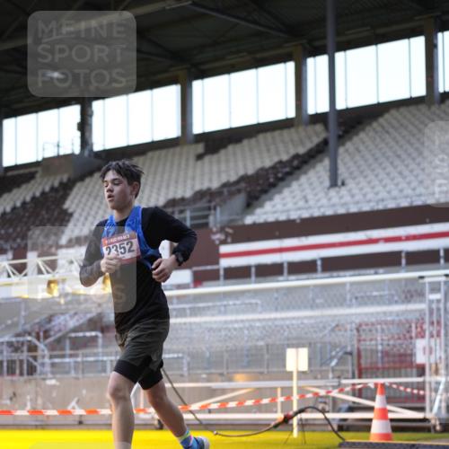 07.12.2025 - St. Pauli X-Mass-Run No. 15 Patografie http://msf.ph/oto/9391361 07.12.2025 10:31:41 Ziel 1818, 2352, 2418, 3806, 3808, 3895, 3896, 3897, 3969, 4467, 4495, 4518, 4519, 4520 meine-sportfotos.de
