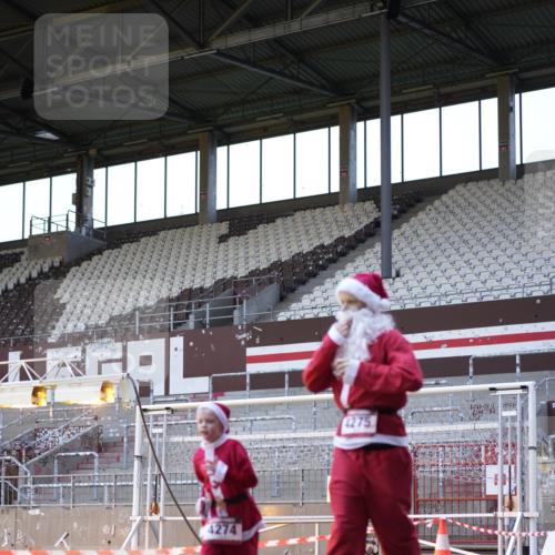 07.12.2025 - St. Pauli X-Mass-Run No. 15 Patografie http://msf.ph/oto/9391385 07.12.2025 10:32:03 Ziel 750, 752, 1942, 2342, 2343, 2345, 3267, 3716, 4039, 4274, 4275 meine-sportfotos.de