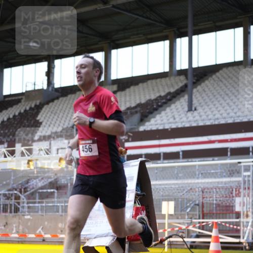 07.12.2025 - St. Pauli X-Mass-Run No. 15 Patografie http://msf.ph/oto/9391394 07.12.2025 10:32:22 Ziel 456, 651, 1942, 1944, 4039 meine-sportfotos.de