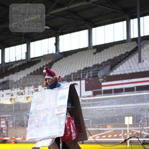 07.12.2025 - St. Pauli X-Mass-Run No. 15 Patografie http://msf.ph/oto/9391396 07.12.2025 10:32:23 Ziel 456, 651, 1942, 1944 meine-sportfotos.de