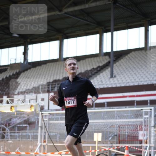 07.12.2025 - St. Pauli X-Mass-Run No. 15 Patografie http://msf.ph/oto/9391400 07.12.2025 10:32:37 Ziel 456, 4758 meine-sportfotos.de