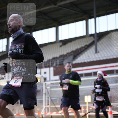 07.12.2025 - St. Pauli X-Mass-Run No. 15 Patografie http://msf.ph/oto/9391410 07.12.2025 10:33:05 Ziel 83, 1268, 2486, 3543, 3548, 3901, 3902 meine-sportfotos.de