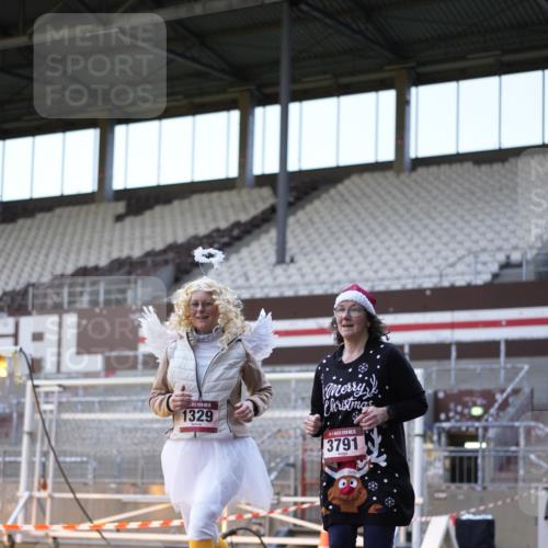 07.12.2025 - St. Pauli X-Mass-Run No. 15 Patografie http://msf.ph/oto/9391416 07.12.2025 10:33:13 Ziel 83, 498, 1268, 1329, 2054, 3543, 3548, 3791, 3901, 3902 meine-sportfotos.de