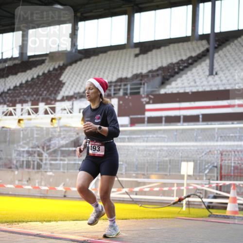 07.12.2025 - St. Pauli X-Mass-Run No. 15 Patografie http://msf.ph/oto/9391451 07.12.2025 10:34:45 Ziel 137, 493, 578, 4276, 4277, 4309, 4310, 4316, 4317, 4336, 4337 meine-sportfotos.de