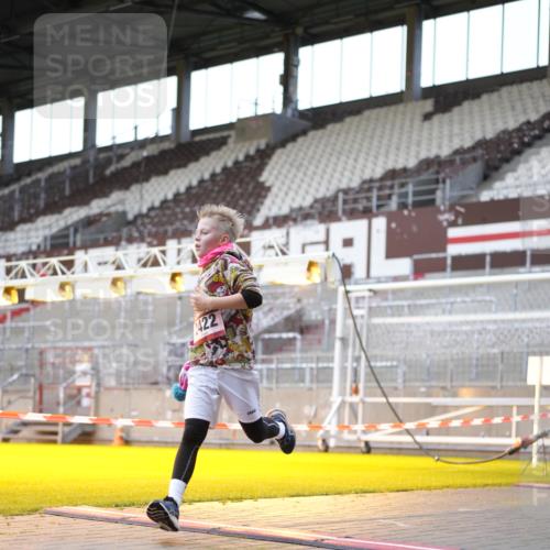 07.12.2025 - St. Pauli X-Mass-Run No. 15 Patografie http://msf.ph/oto/9391458 07.12.2025 10:35:04 Ziel 561, 2353, 2422, 2857, 2863, 4147, 4149, 4443, 4772, 4776, 4778, 4779 meine-sportfotos.de