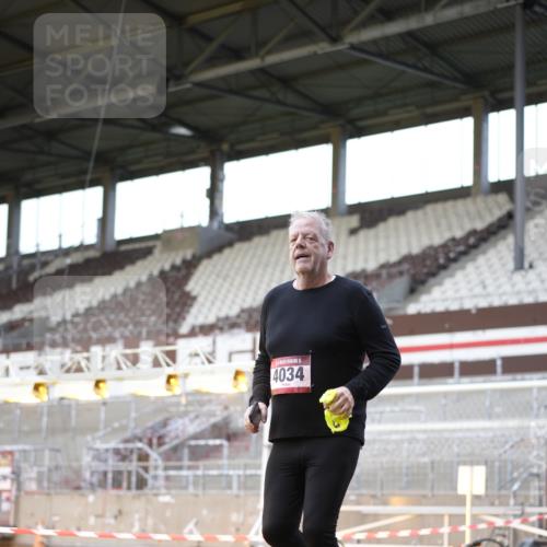 07.12.2025 - St. Pauli X-Mass-Run No. 15 Patografie http://msf.ph/oto/9391482 07.12.2025 10:35:41 Ziel 1822, 2489, 4034 meine-sportfotos.de