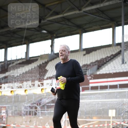 07.12.2025 - St. Pauli X-Mass-Run No. 15 Patografie http://msf.ph/oto/9391483 07.12.2025 10:35:41 Ziel 1822, 2489, 4034 meine-sportfotos.de