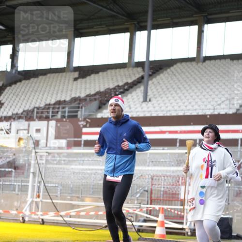 07.12.2025 - St. Pauli X-Mass-Run No. 15 Patografie http://msf.ph/oto/9391489 07.12.2025 10:35:51 Ziel 350, 2489, 3476, 4034 meine-sportfotos.de