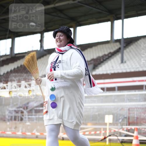 07.12.2025 - St. Pauli X-Mass-Run No. 15 Patografie http://msf.ph/oto/9391492 07.12.2025 10:35:52 Ziel 350, 2489, 3476, 4034 meine-sportfotos.de