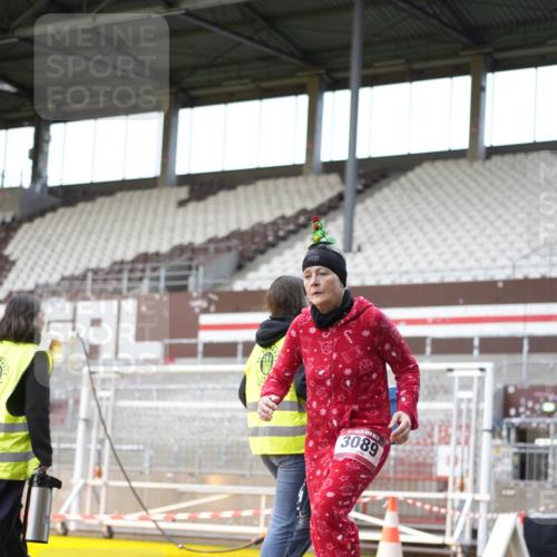 07.12.2025 - St. Pauli X-Mass-Run No. 15 Patografie http://msf.ph/oto/9391498 07.12.2025 10:36:21 Ziel 2948, 3089, 4200, 4591, 4599 meine-sportfotos.de