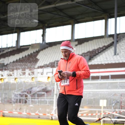 07.12.2025 - St. Pauli X-Mass-Run No. 15 Patografie http://msf.ph/oto/9391506 07.12.2025 10:36:31 Ziel 717, 833, 2948, 3089, 3382, 4200, 4591, 4597, 4599 meine-sportfotos.de