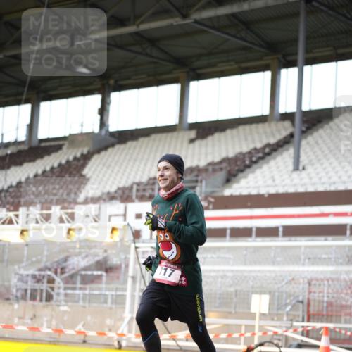 07.12.2025 - St. Pauli X-Mass-Run No. 15 Patografie http://msf.ph/oto/9391509 07.12.2025 10:36:35 Ziel 511, 521, 665, 717, 833, 3089, 3382, 4200, 4591, 4597, 4599 meine-sportfotos.de