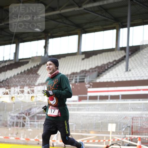07.12.2025 - St. Pauli X-Mass-Run No. 15 Patografie http://msf.ph/oto/9391510 07.12.2025 10:36:35 Ziel 511, 521, 665, 717, 833, 3089, 3382, 4200, 4591, 4597, 4599 meine-sportfotos.de